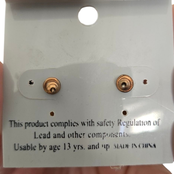 NWT Elegant Gold and Green Necklace And Earring Set - Picture 5 of 5